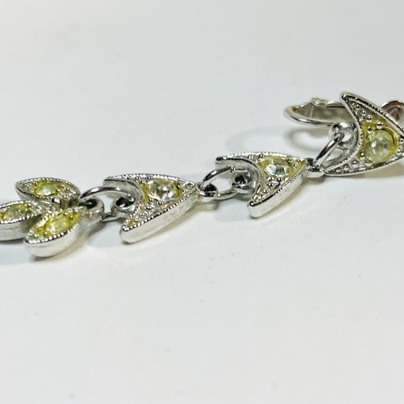 Unique Vtg “Sarah Cov” silvertone/CZ  2” drop clip on earrings - Picture 2 of 5